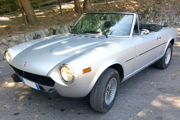 Fiat 124 Spider America 1982 - Hire Car Amalfi